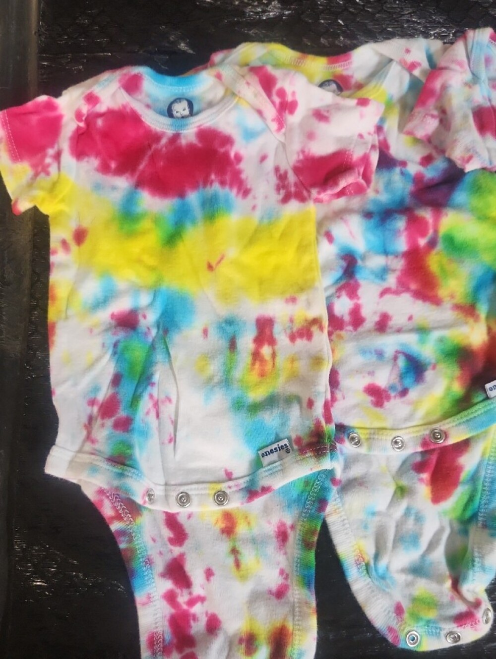 Gerber Tie-Dye Multicolor 6 Baby One-Piece Bodysuits - Picture 2 of 4